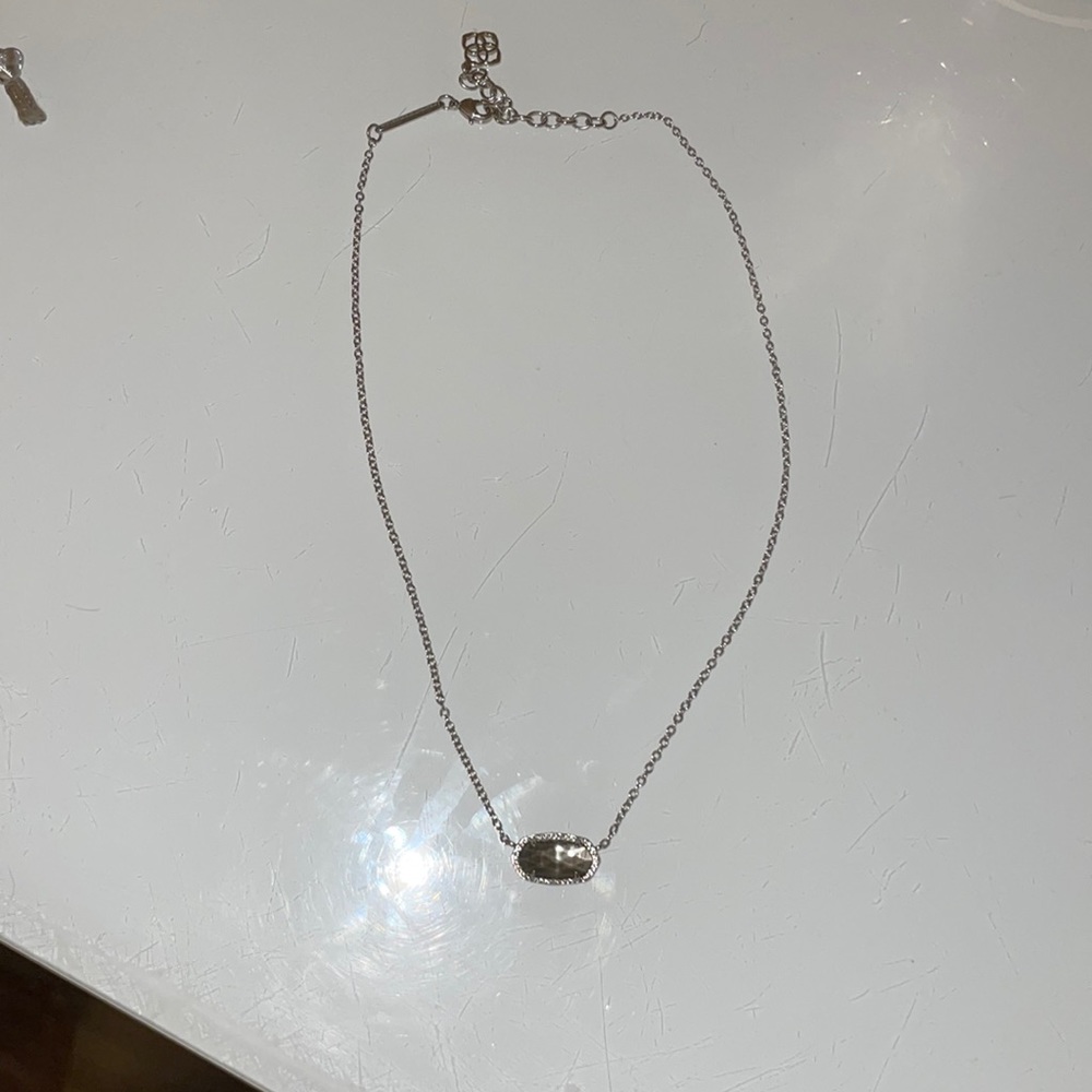 Kendra Scott necklace